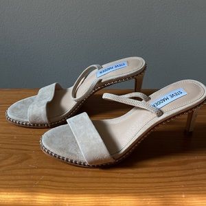 NWT Steve Madden suede heels.